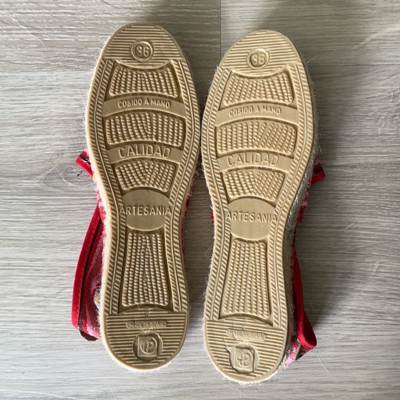 Toni Pons - Slip on Espadrille Never Worn - Picture 4 of 4